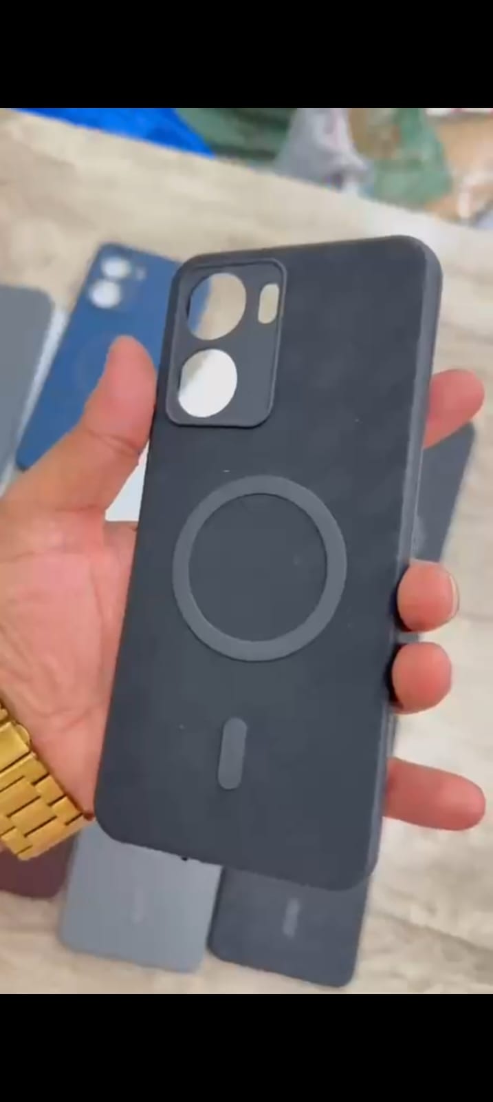 silicon with Magsafe design ̣